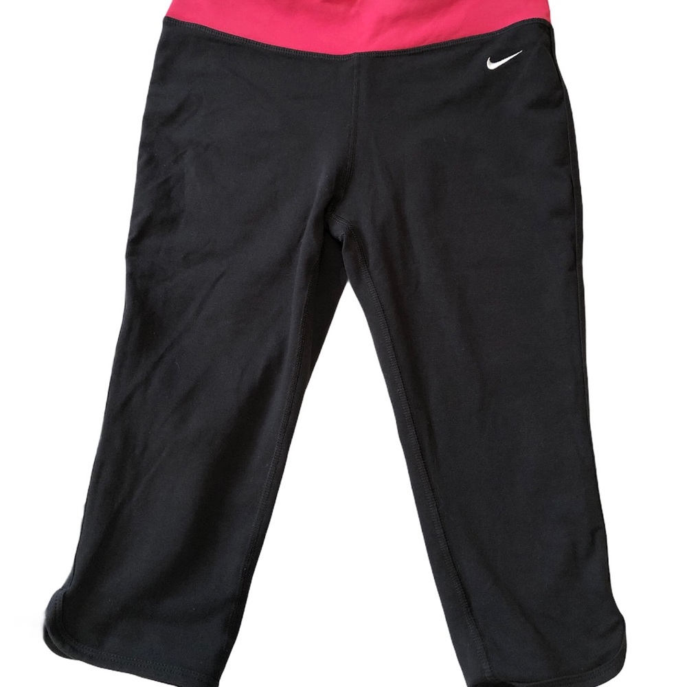 Like new EUC Nike Capri leggings